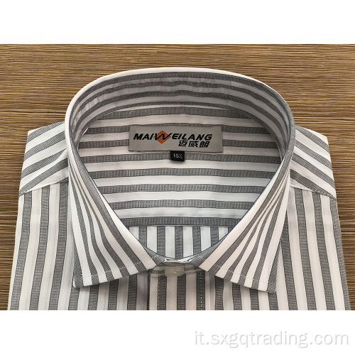 Camicia maschile a maniche lunghe con ricamo squisito